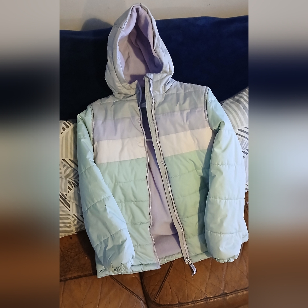 Girls Whale Tail Zip Up Pastel Colorblock Puffer Jacket.